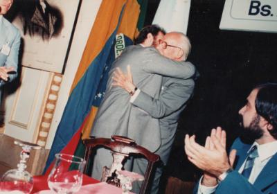 Dr. Tomas Pablo Paschero Junto Al Dr. Marcelo Candegabe 1981